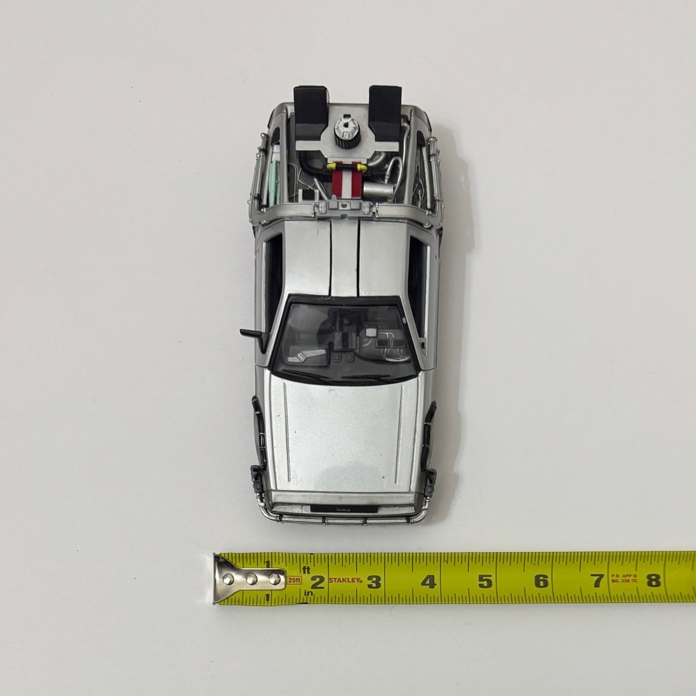 WELLY No.2441 Back to the Future 2 DeLorean Uniersal Studios U-Drie 1/24 - Picture 12 of 12